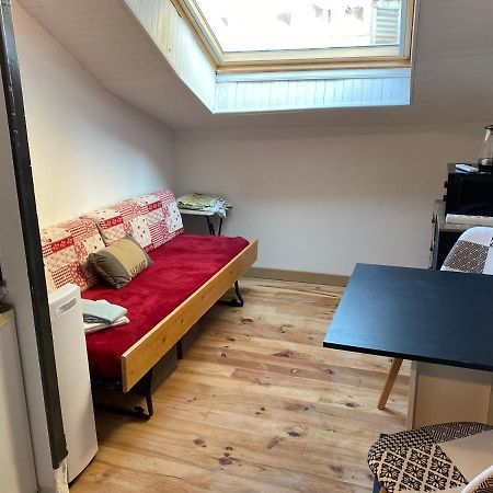 Les Studios Meubles De L'Avenue Bouloumie Vittel Εξωτερικό φωτογραφία