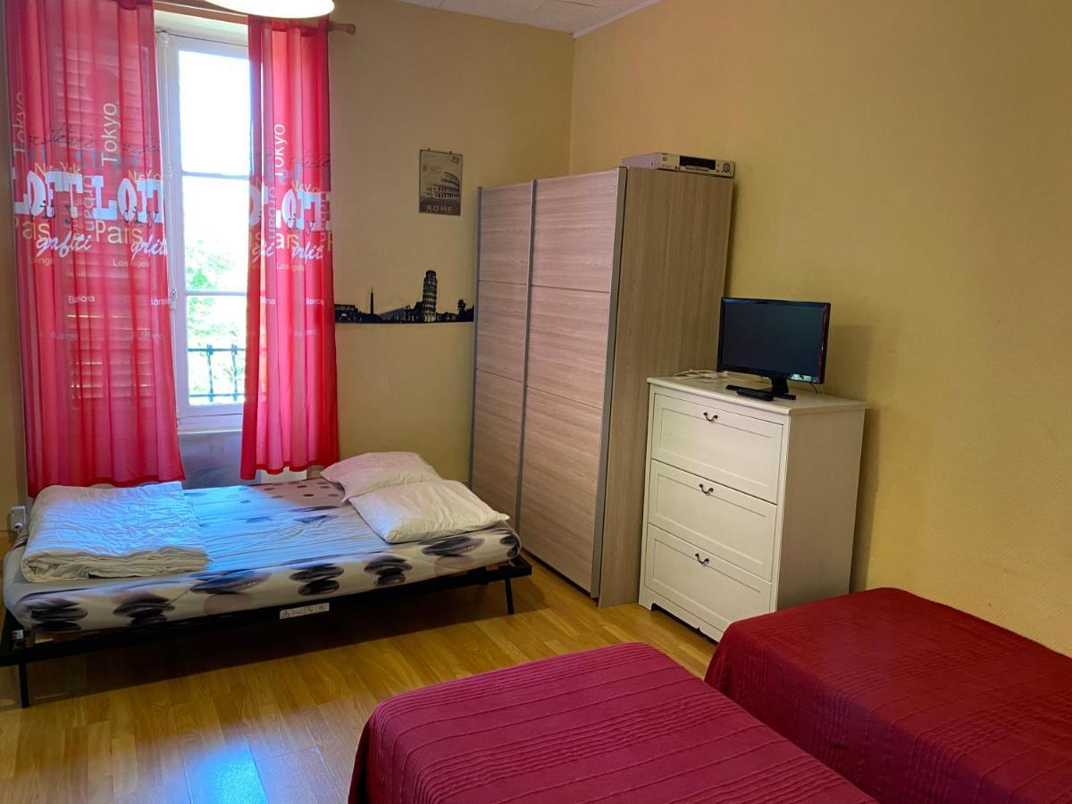 Les Studios Meubles De L'Avenue Bouloumie Vittel Εξωτερικό φωτογραφία