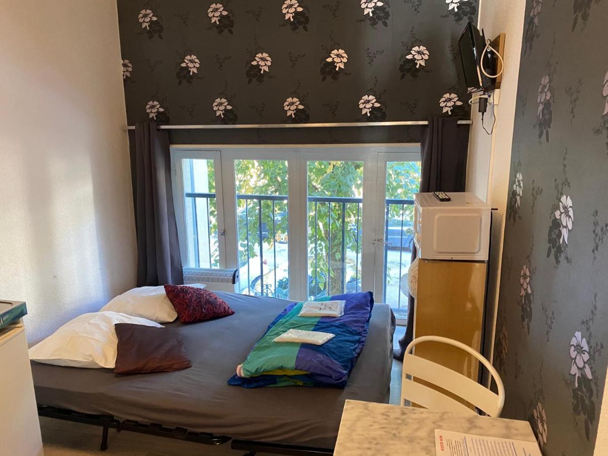 Les Studios Meubles De L'Avenue Bouloumie Vittel Εξωτερικό φωτογραφία