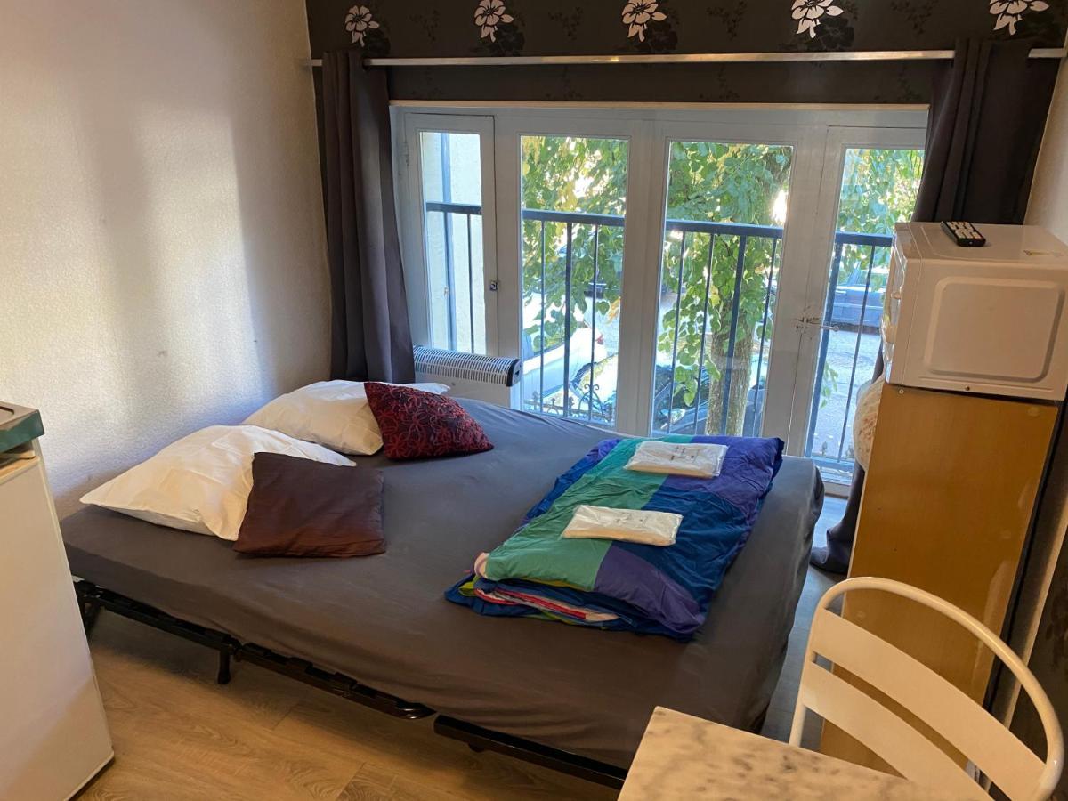 Les Studios Meubles De L'Avenue Bouloumie Vittel Εξωτερικό φωτογραφία