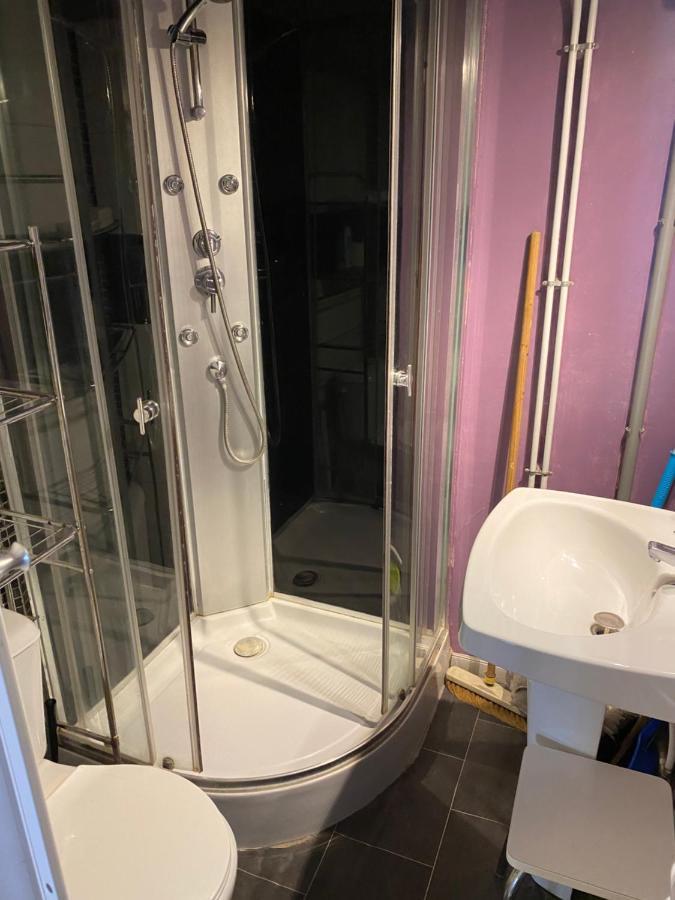 Les Studios Meubles De L'Avenue Bouloumie Vittel Εξωτερικό φωτογραφία