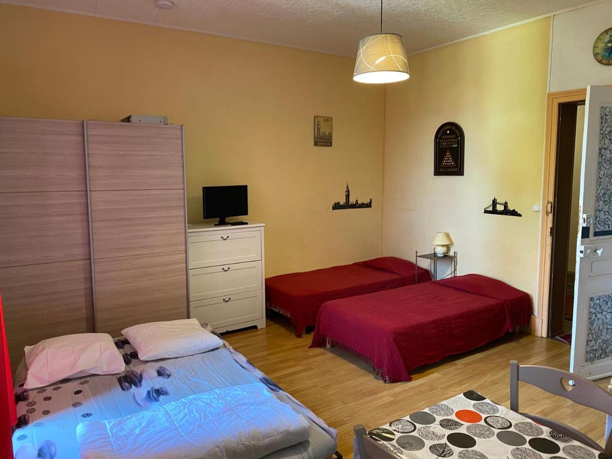 Les Studios Meubles De L'Avenue Bouloumie Vittel Εξωτερικό φωτογραφία