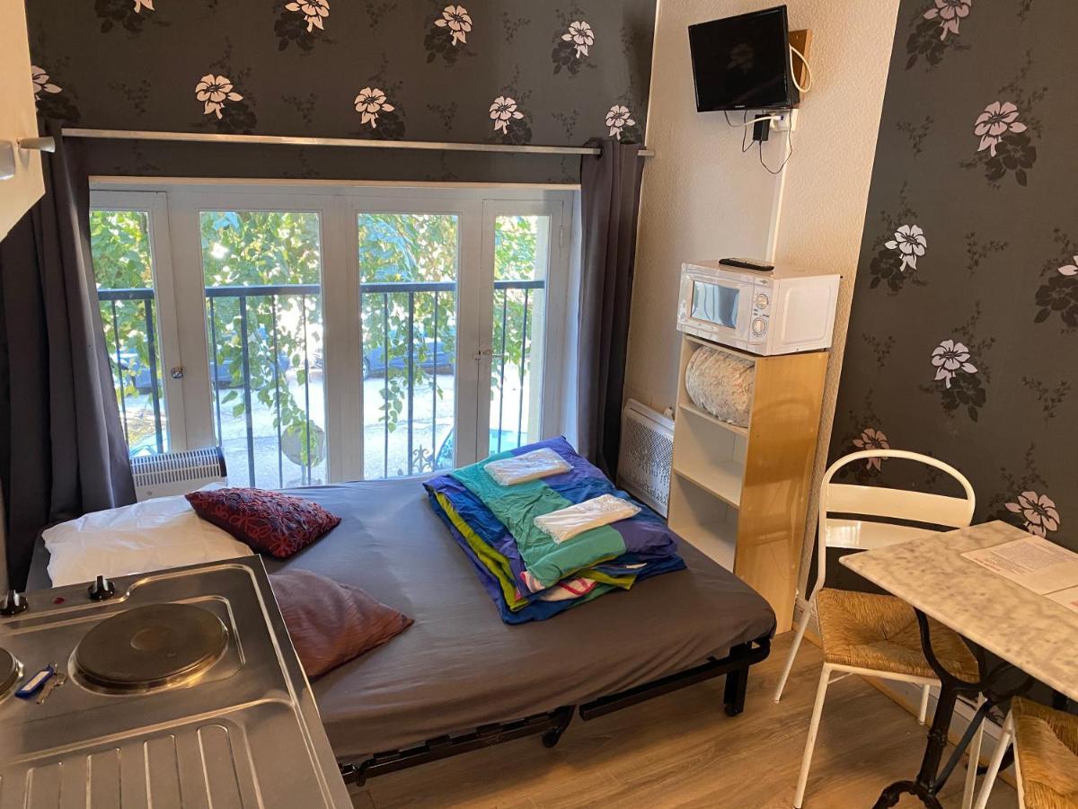 Les Studios Meubles De L'Avenue Bouloumie Vittel Εξωτερικό φωτογραφία