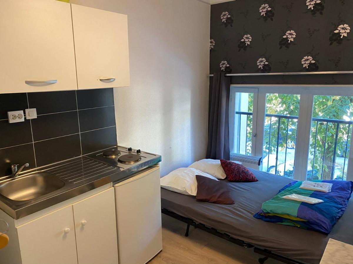 Les Studios Meubles De L'Avenue Bouloumie Vittel Εξωτερικό φωτογραφία