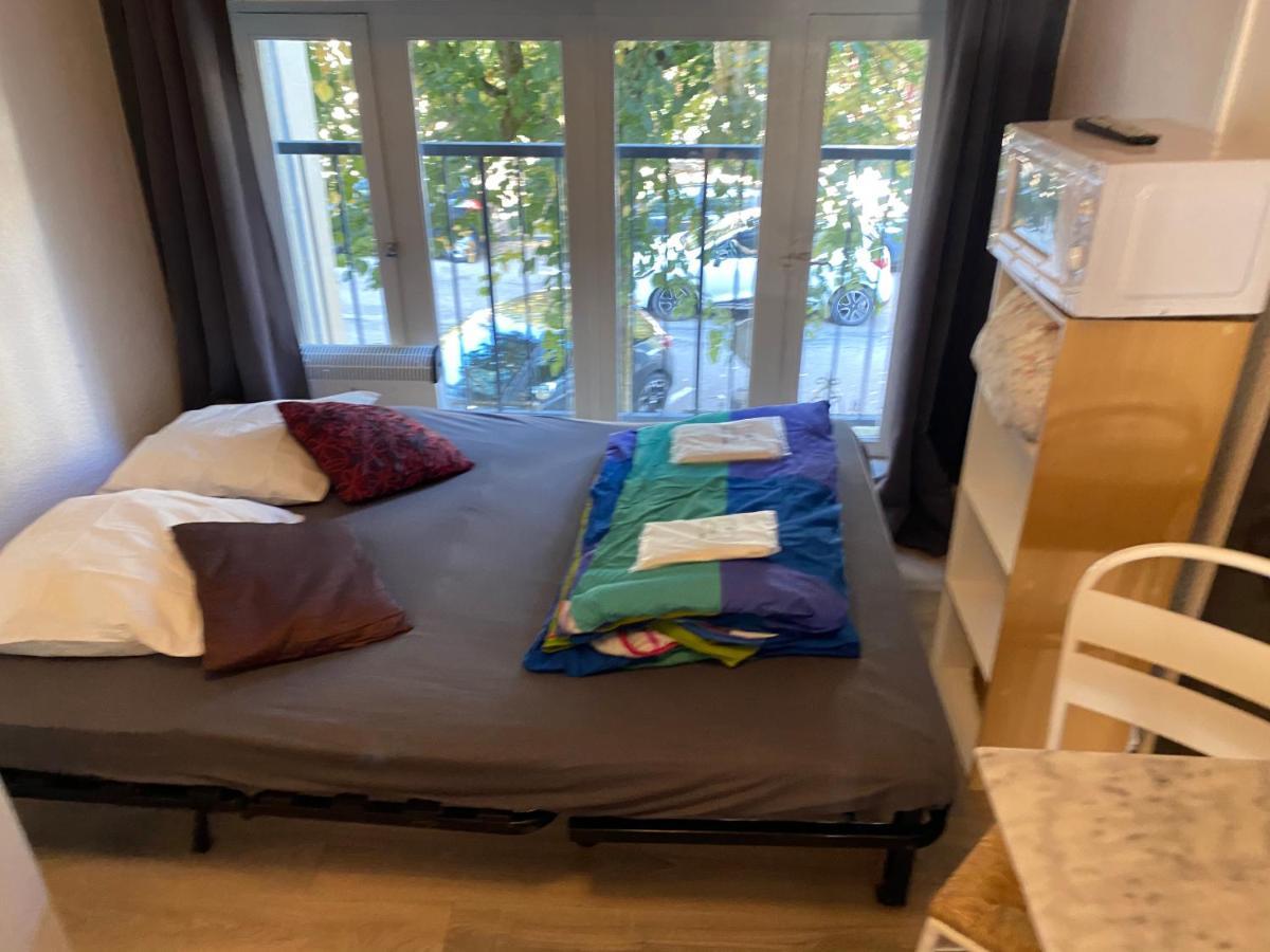 Les Studios Meubles De L'Avenue Bouloumie Vittel Εξωτερικό φωτογραφία