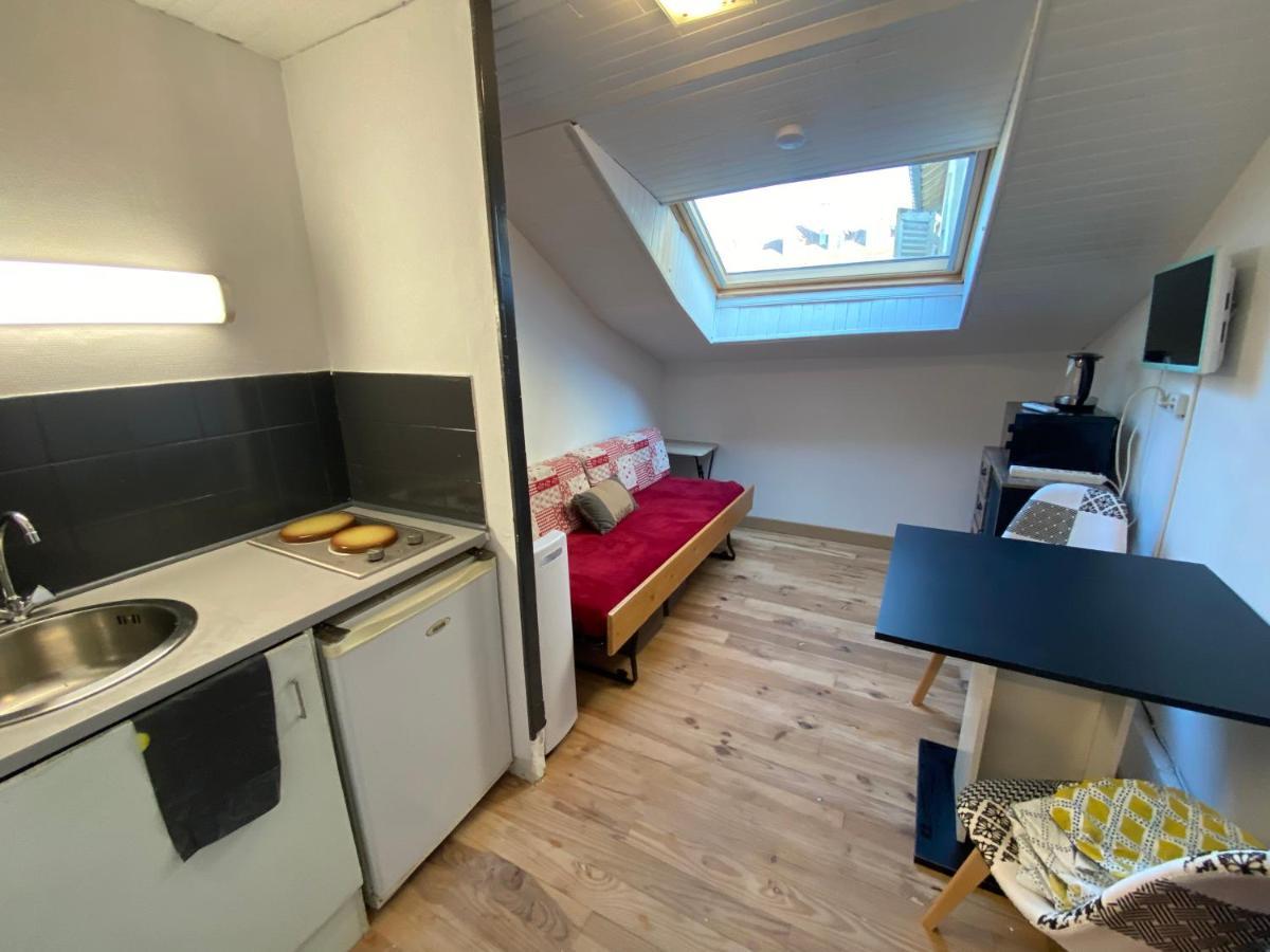 Les Studios Meubles De L'Avenue Bouloumie Vittel Εξωτερικό φωτογραφία