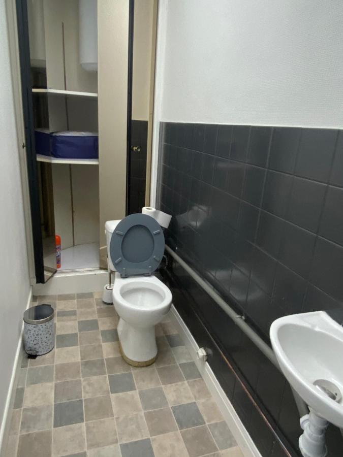 Les Studios Meubles De L'Avenue Bouloumie Vittel Εξωτερικό φωτογραφία