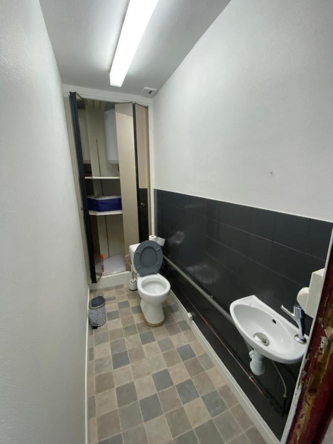 Les Studios Meubles De L'Avenue Bouloumie Vittel Εξωτερικό φωτογραφία