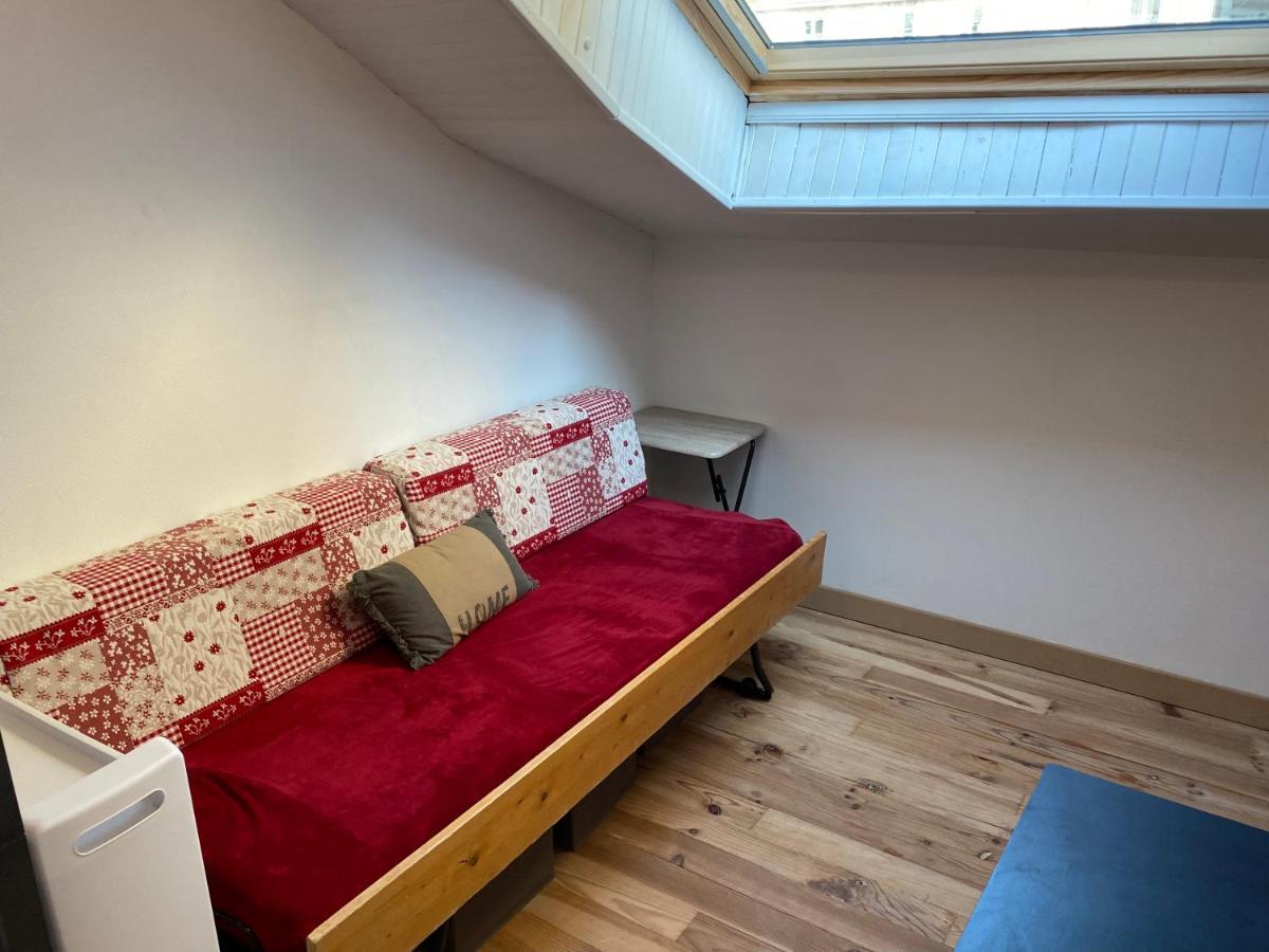 Les Studios Meubles De L'Avenue Bouloumie Vittel Εξωτερικό φωτογραφία