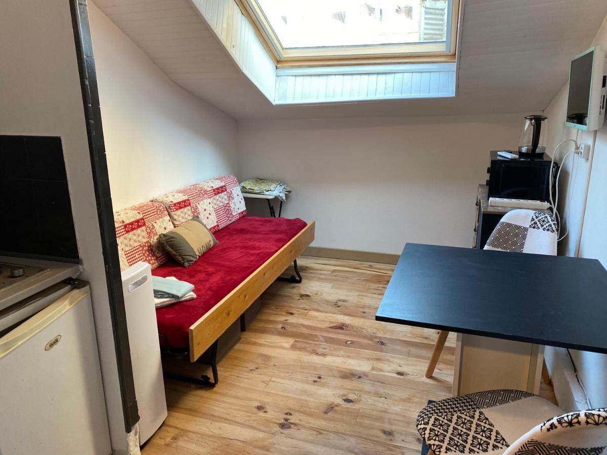 Les Studios Meubles De L'Avenue Bouloumie Vittel Εξωτερικό φωτογραφία